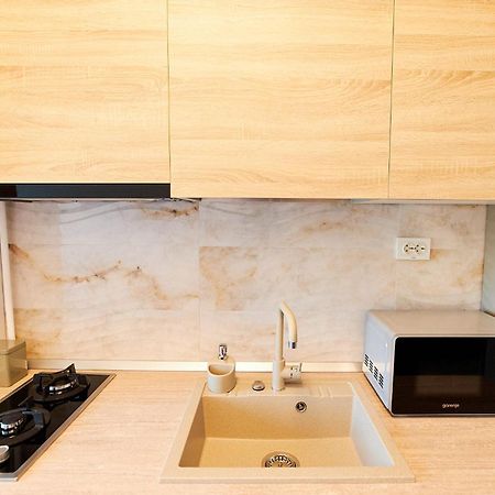 Uptown Apartments Яш Стая снимка