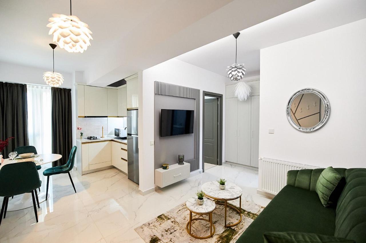 Uptown Apartments Яш Екстериор снимка