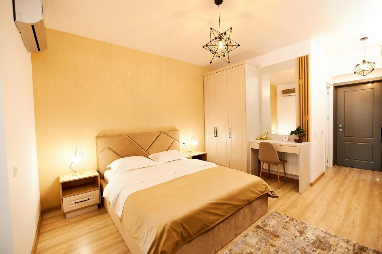 Uptown Apartments Яш Екстериор снимка