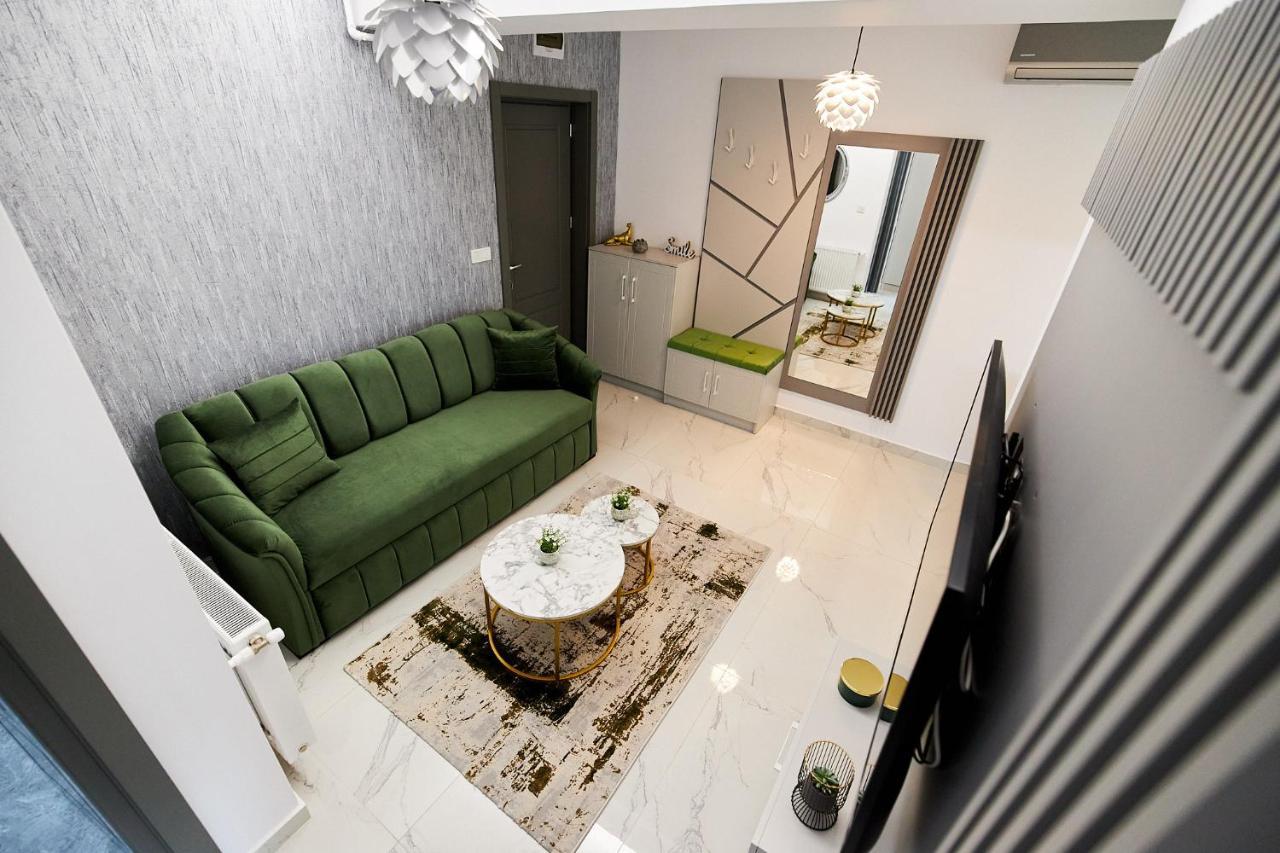 Uptown Apartments Яш Екстериор снимка