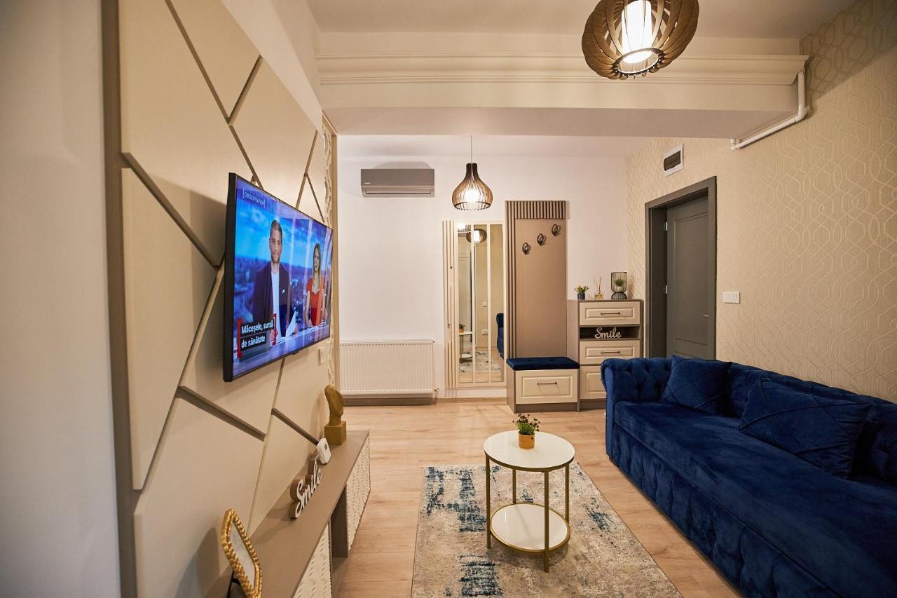 Uptown Apartments Яш Екстериор снимка