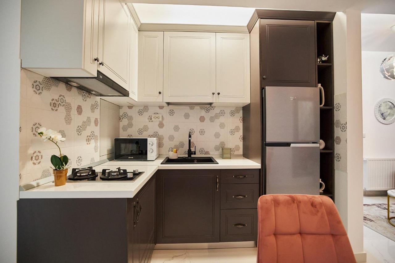 Uptown Apartments Яш Екстериор снимка
