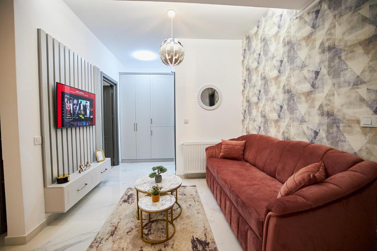 Uptown Apartments Яш Екстериор снимка