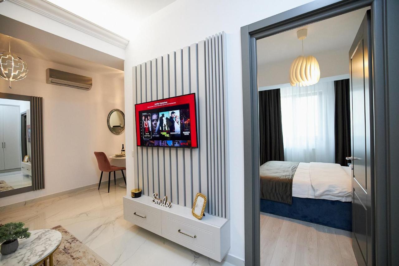 Uptown Apartments Яш Екстериор снимка