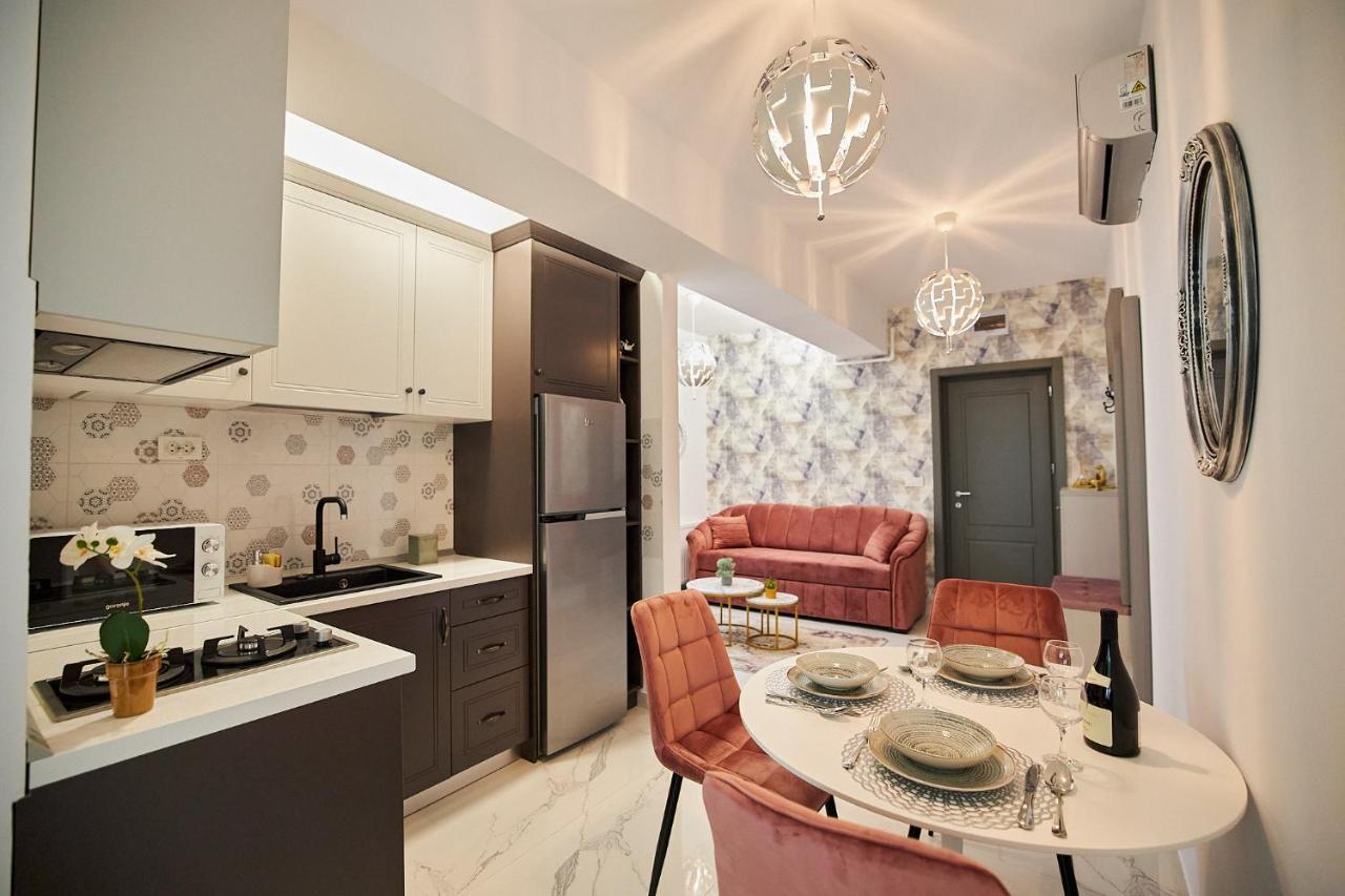 Uptown Apartments Яш Екстериор снимка