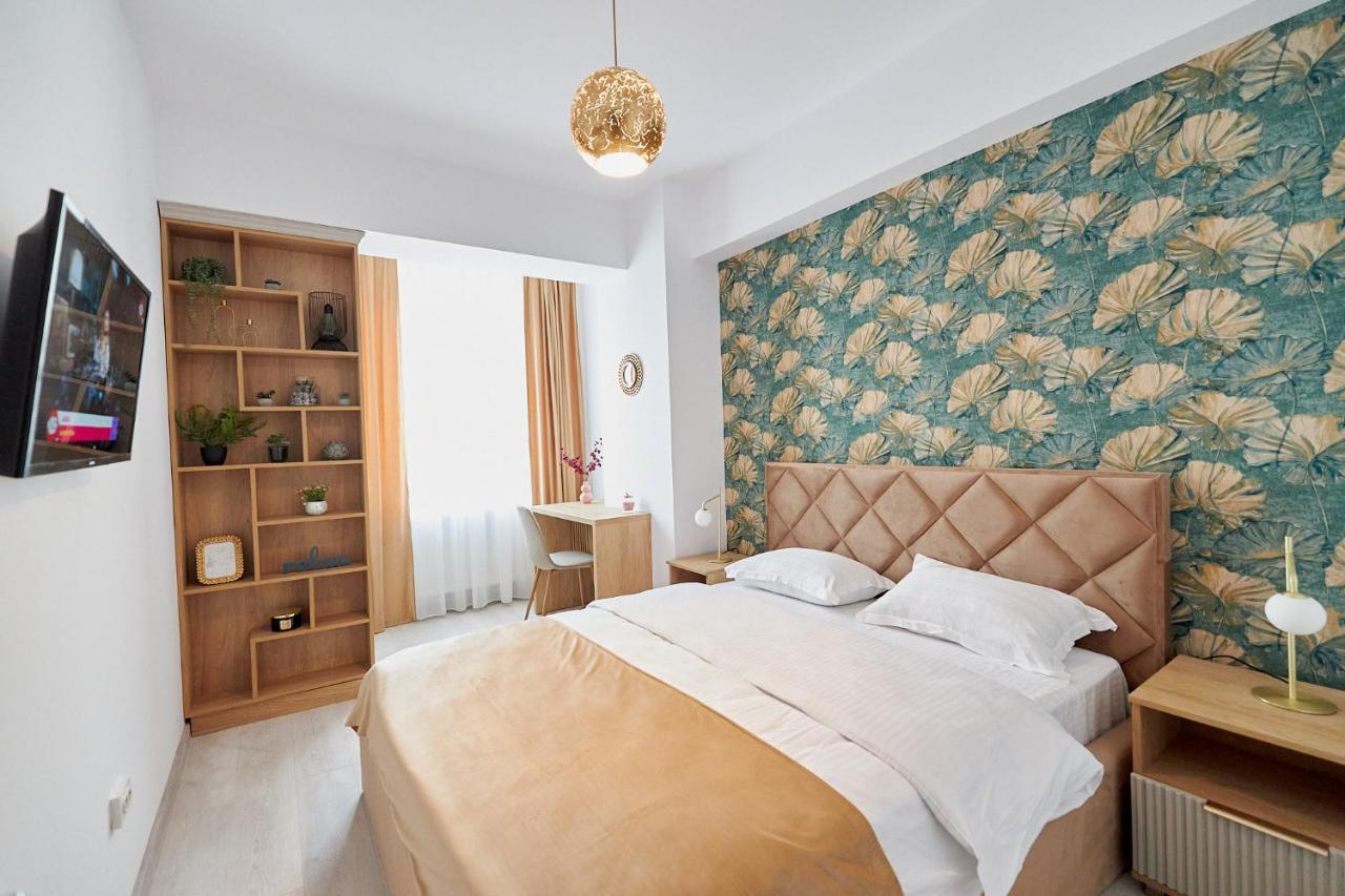 Uptown Apartments Яш Екстериор снимка