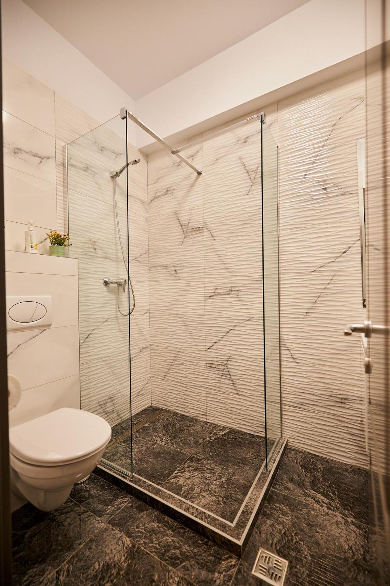 Uptown Apartments Яш Стая снимка